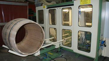 Grinding machine for wooden barrels